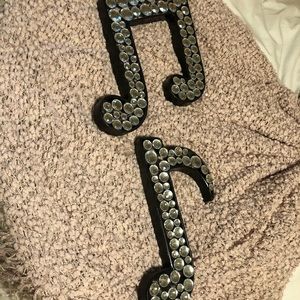 Music notes wall decor